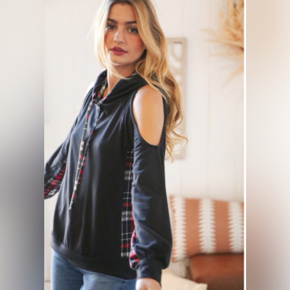 Cold Shoulder Hoodie with plaid trim - Picture 2 of 5